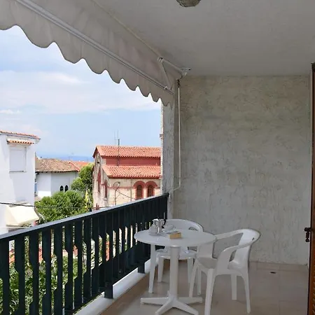 Alexander Aparthotel 2*