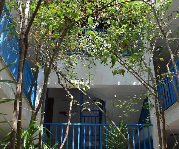 Alexander Apartahotel