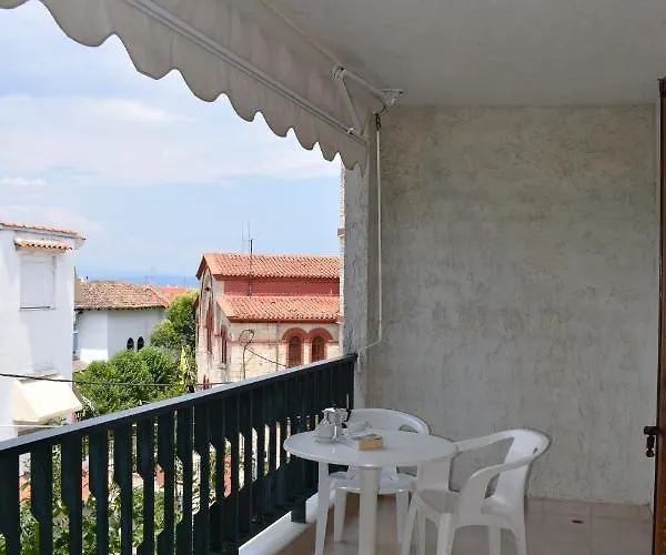 Alexander Apartahotel 2*
